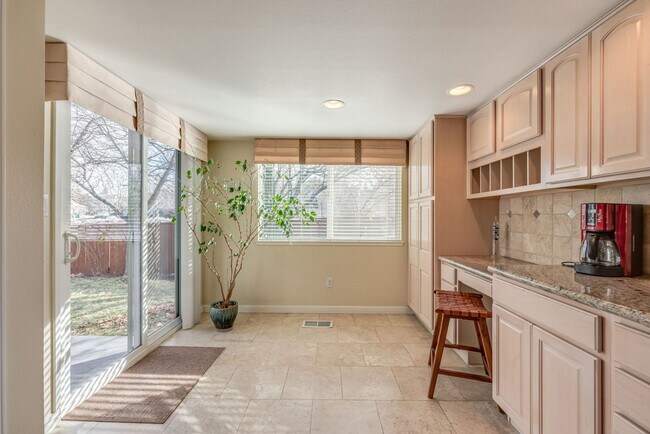 Building Photo - 6328 Windy Meadow Dr
