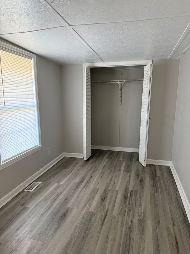 Building Photo - 132 Heather Ln NW