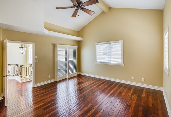 Main Level Master Bedroom - 513 N Juanita Ave
