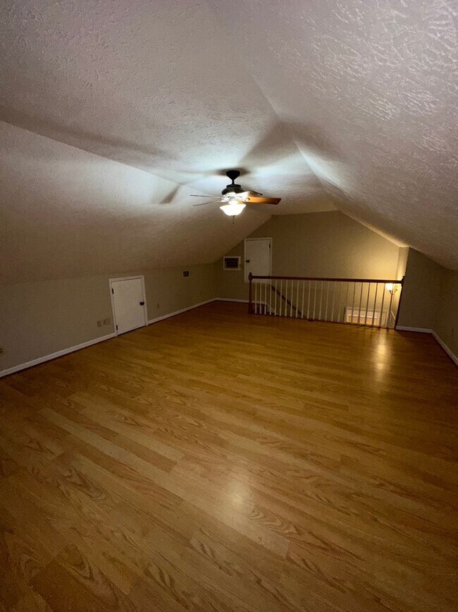 Building Photo - For Lease - 3 Beds, 2 Baths, 2000 SqFt home in N. Mt Juliet