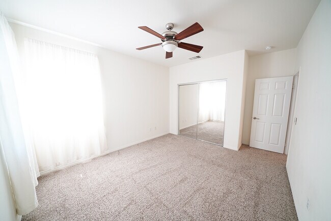 Building Photo - 28635 N Pietro Dr