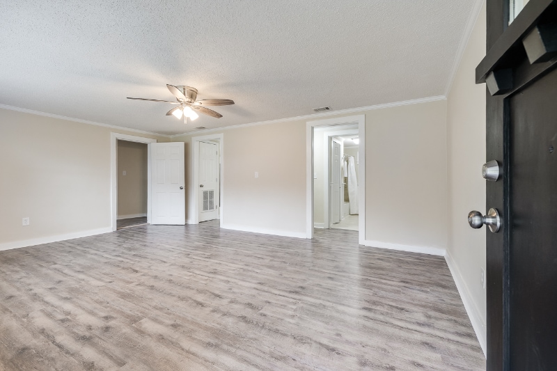 Building Photo - 105 Maple Cir