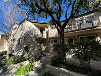 Building Photo - Charming 2-Bedroom Double Master Condo in ...