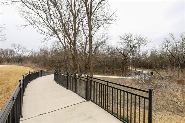 Building Photo - 605 Cedar Springs Dr
