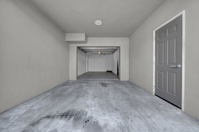 Building Photo - 10056 Montague St