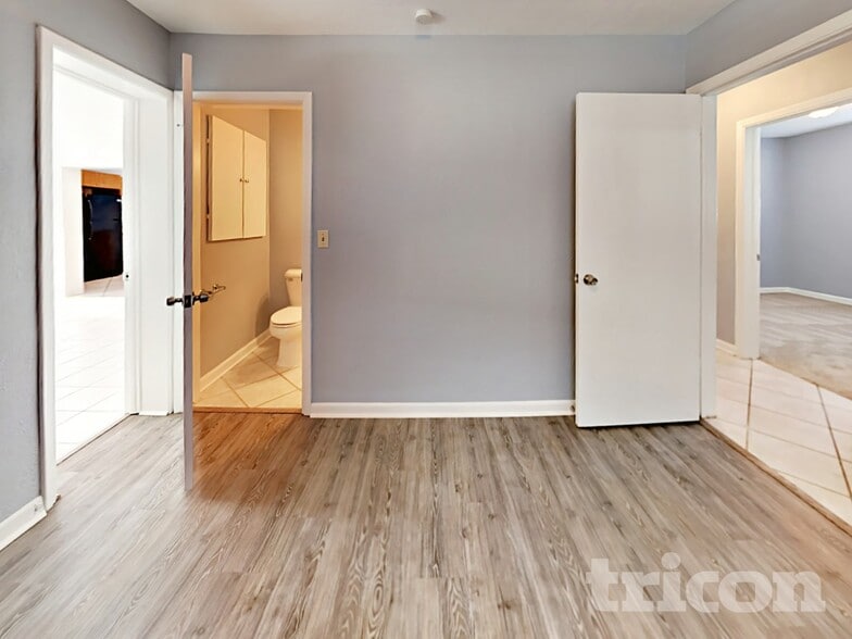 Building Photo - 1809 W Crawford St