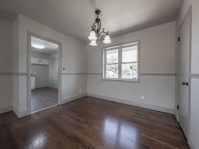 Building Photo - This Perfect Home Awaits!