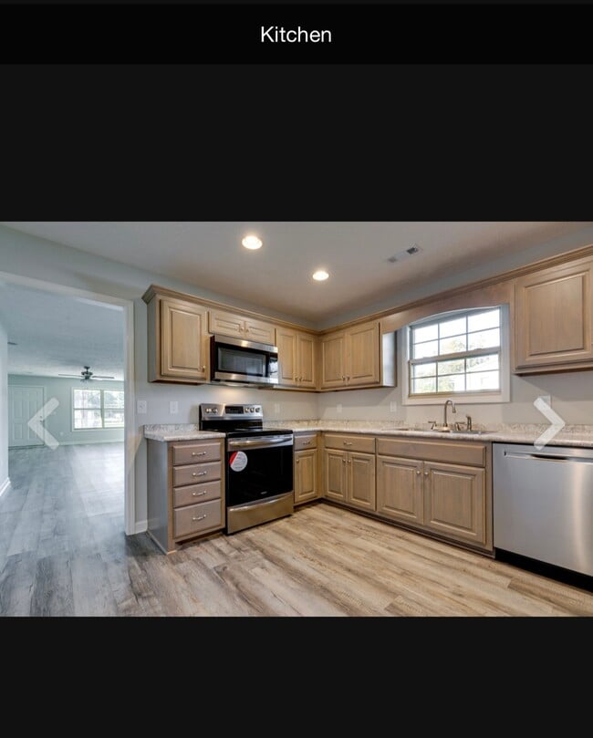 Building Photo - 272 Hunt St