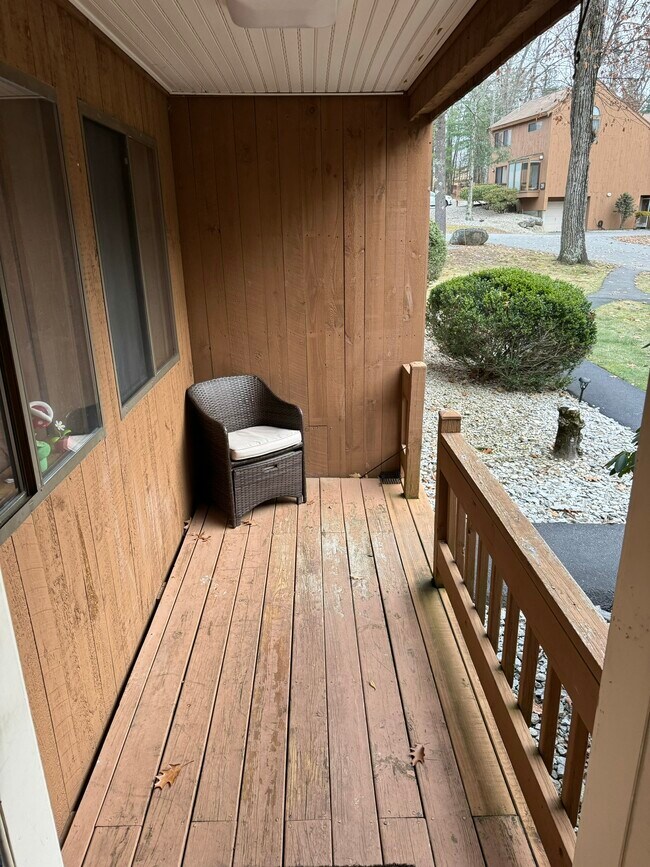 Building Photo - 39 Littlefield Ct