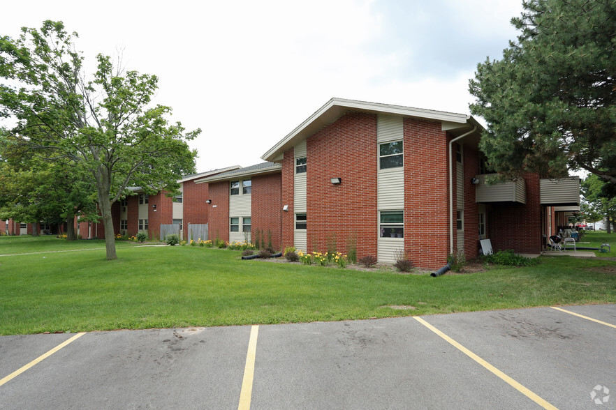 Building Photo - Oak Park Apartment Homes