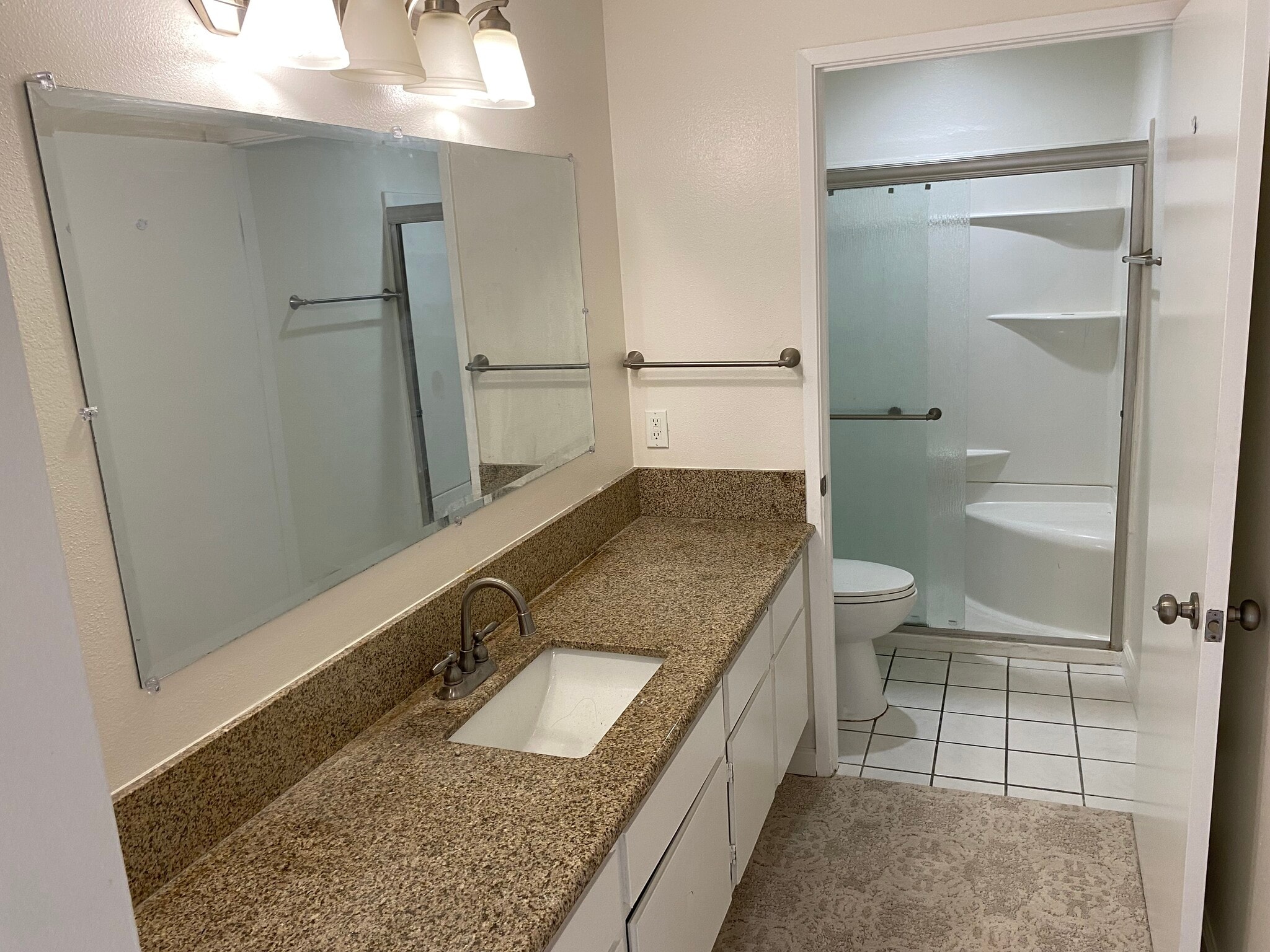 Building Photo - 8442 Via Sonoma