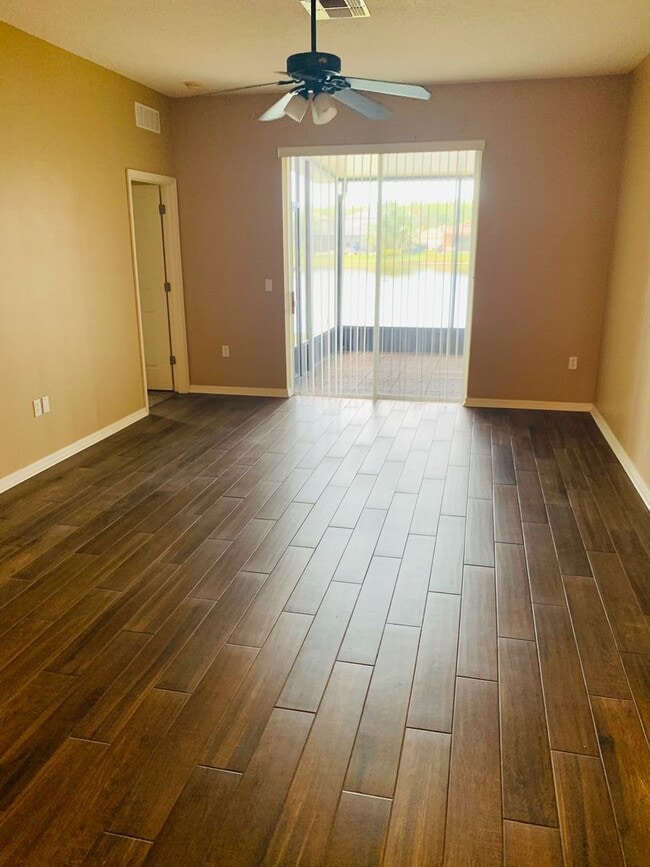 Building Photo - Waterfront View! 4 bed 2 bath 2 car garage