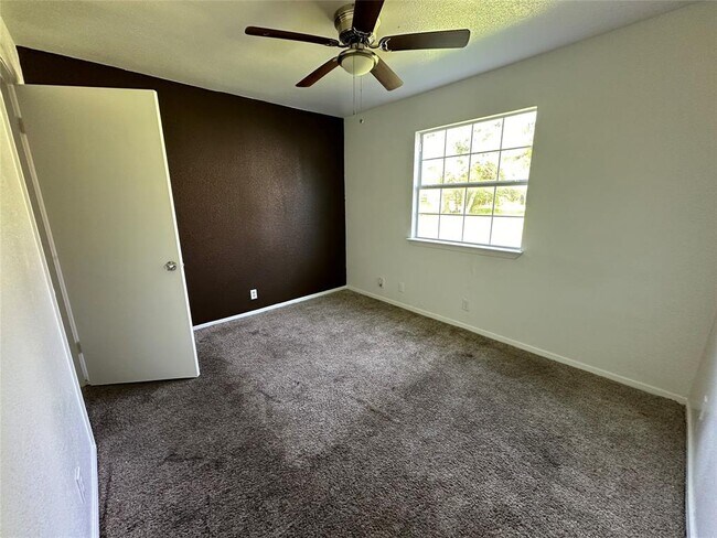 Building Photo - 2312 Rachael Ct