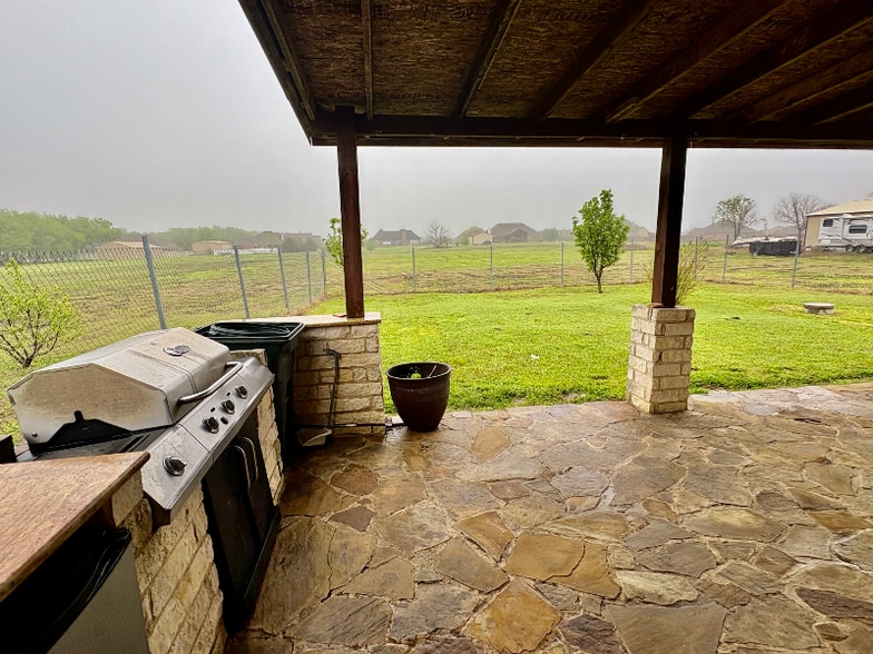 Building Photo - 385 Westward Dr