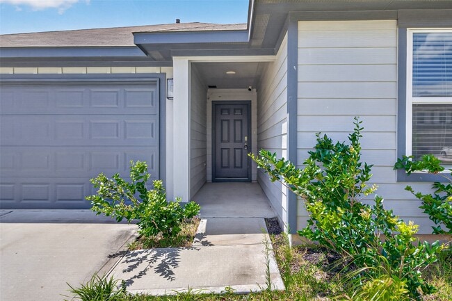 Building Photo - 14556 Lily Plns Dr