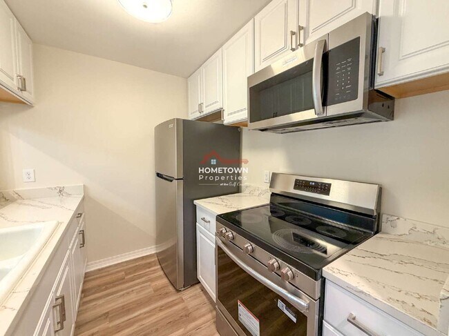 Building Photo - 4221 Brookside Dr