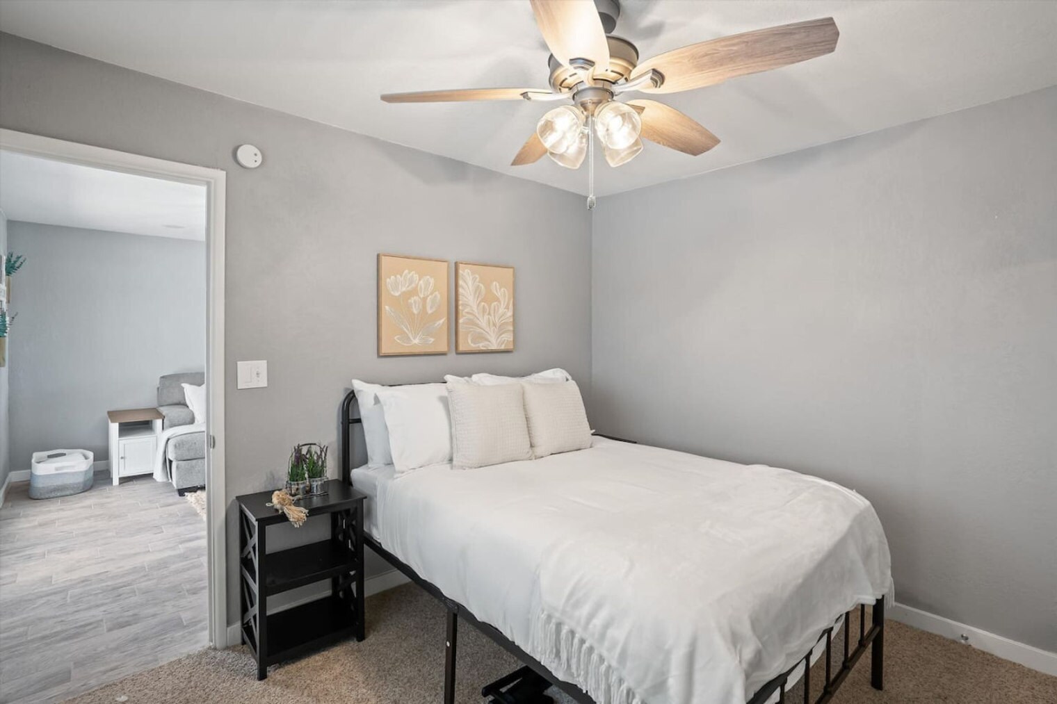 Building Photo - 2764 N Warren Ave