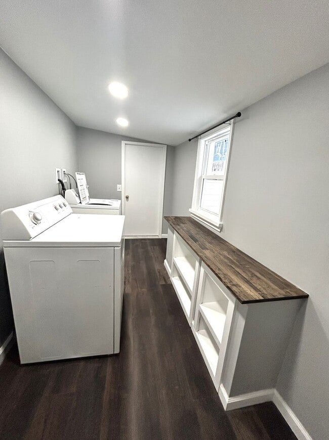 Building Photo - 2941 S 10th St