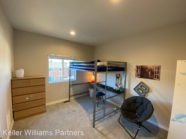 Building Photo - 4 br, 3 bath House - 4186 Orchid St