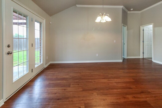 Building Photo - 2111 Scissortail Landing Dr