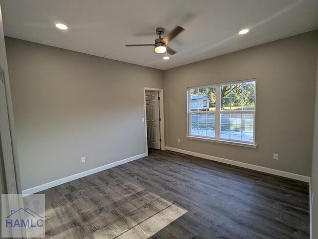 Building Photo - 277 Myrtle Ave