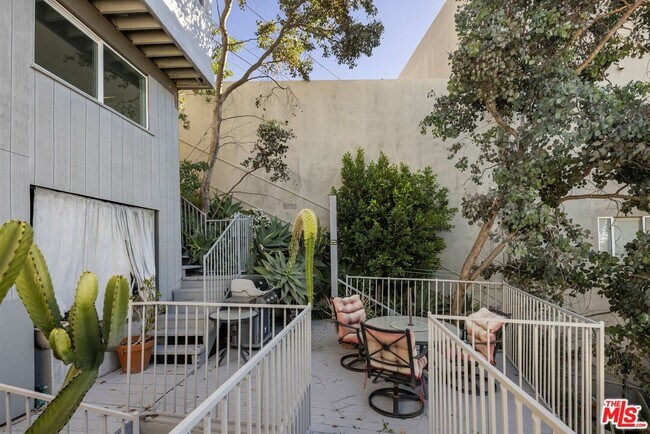 Building Photo - 8580 Hillside Ave