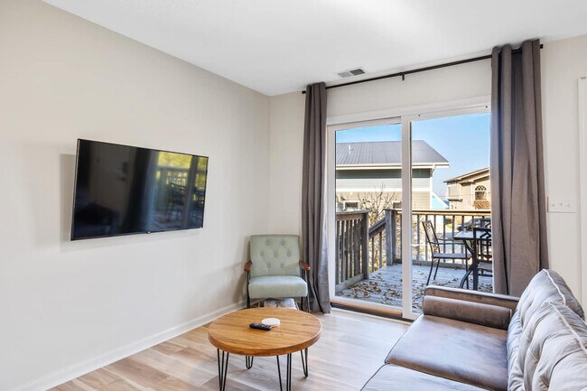 Building Photo - 204 Washington Park Blvd