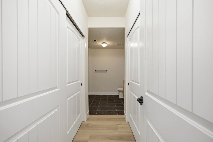 Building Photo - 2445 Windrow Dr