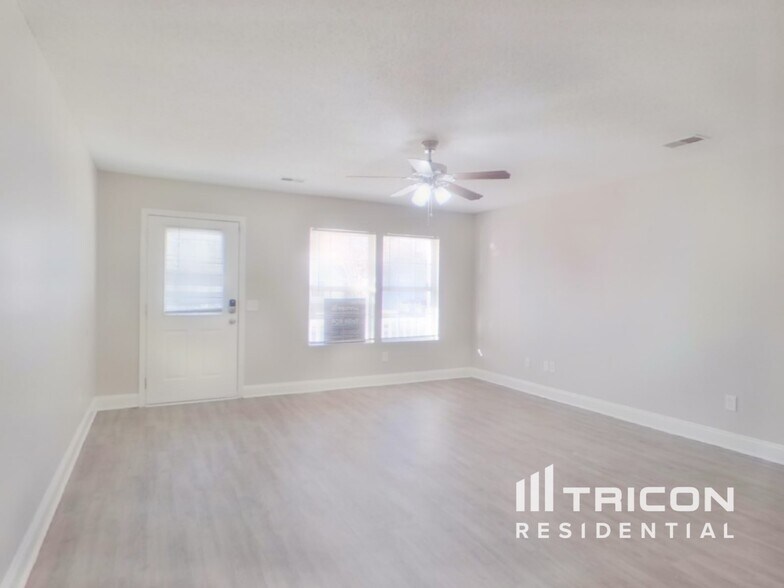 Building Photo - 189 Park Pl Dr