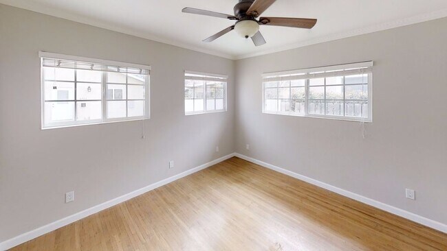 Building Photo - Cozy 3BD/1BA w/ Large Kitchen! (Lease out, pending signatures. Check back in a few days!)