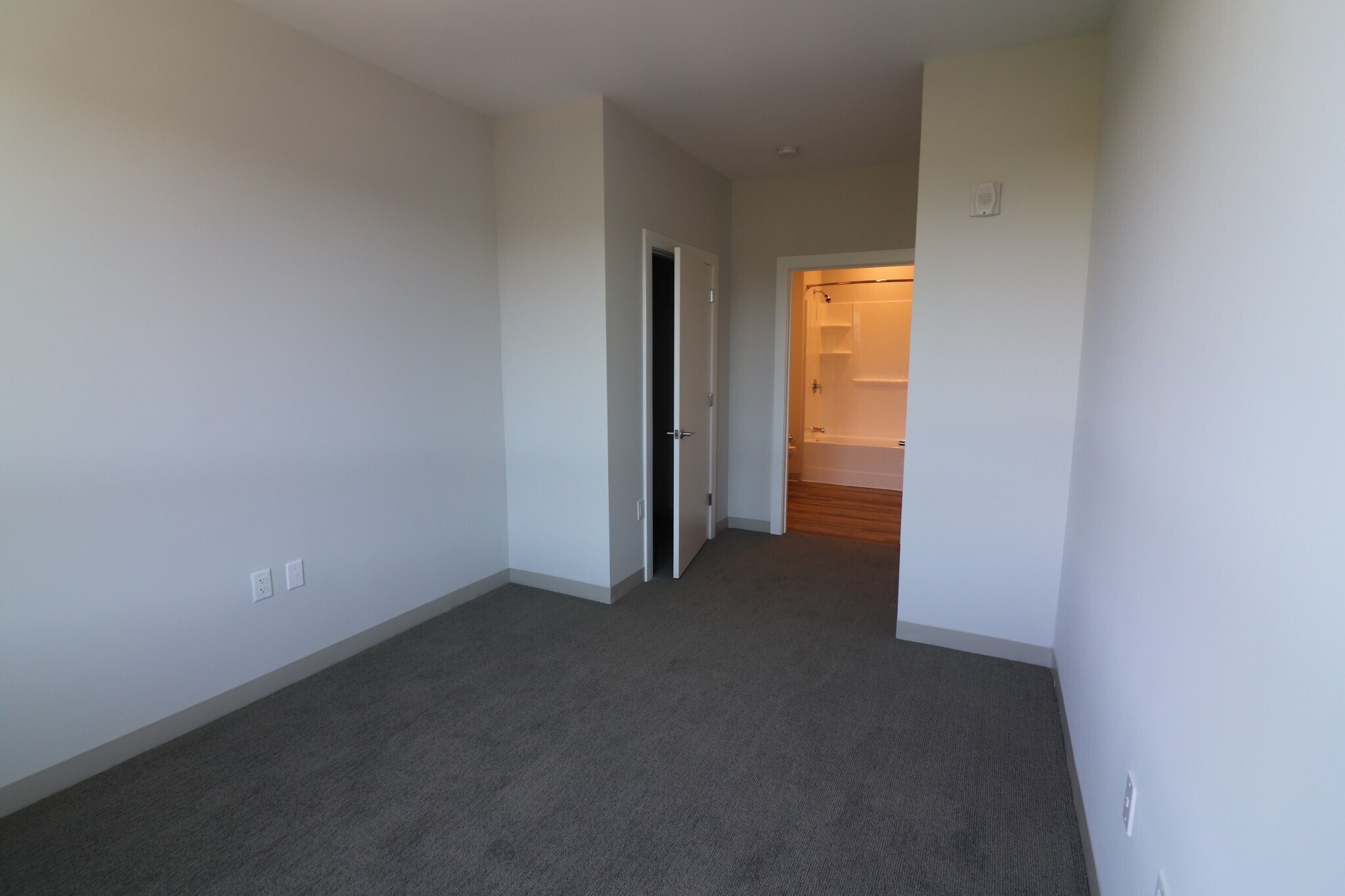 Building Photo - 162 Washington St