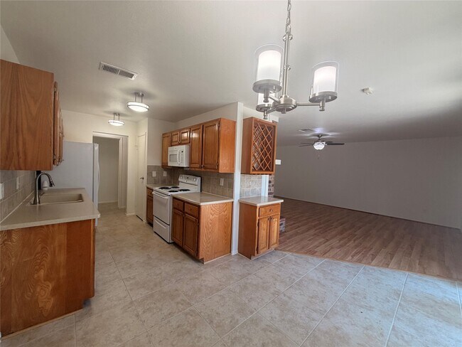 Building Photo - 3214 Big Spruce Dr