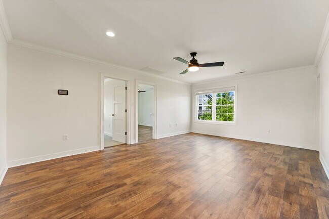 Building Photo - Spacious 5 Bedroom Home in Rountrey (Newmarket Section) – 3,555 Sq Ft – $4,350/mo