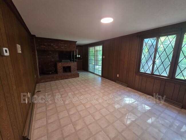 Building Photo - 1194 Ingram Dr