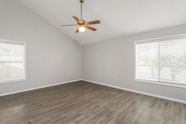 Building Photo - 2015 Braesmeadow Ln