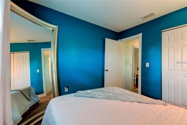 Building Photo - 6854 Circle Creek Dr