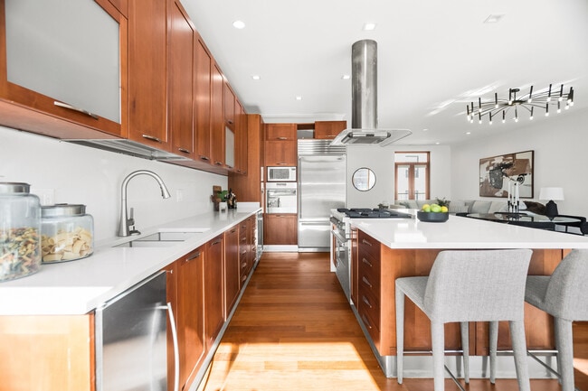 Building Photo - 1152 W Fulton Market