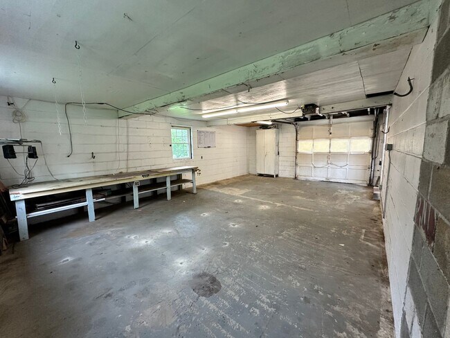 Building Photo - 2 Bedroom 1 Bath House in Benton