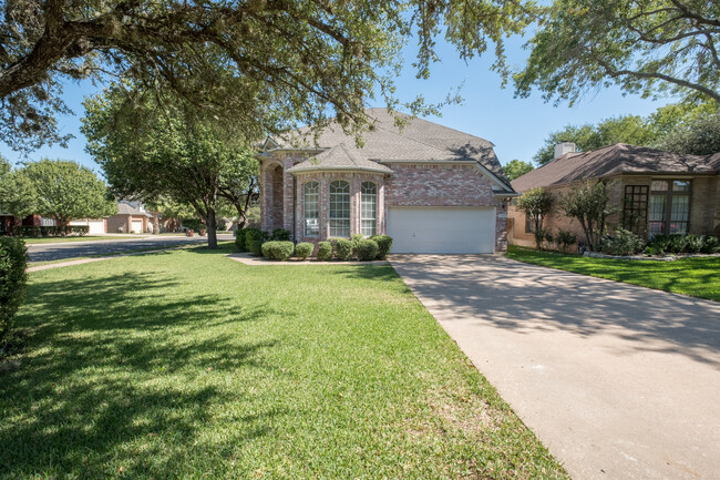 Building Photo - Stunning 2-Story, 3 Bed, 2.5 Bath Brick Ho...