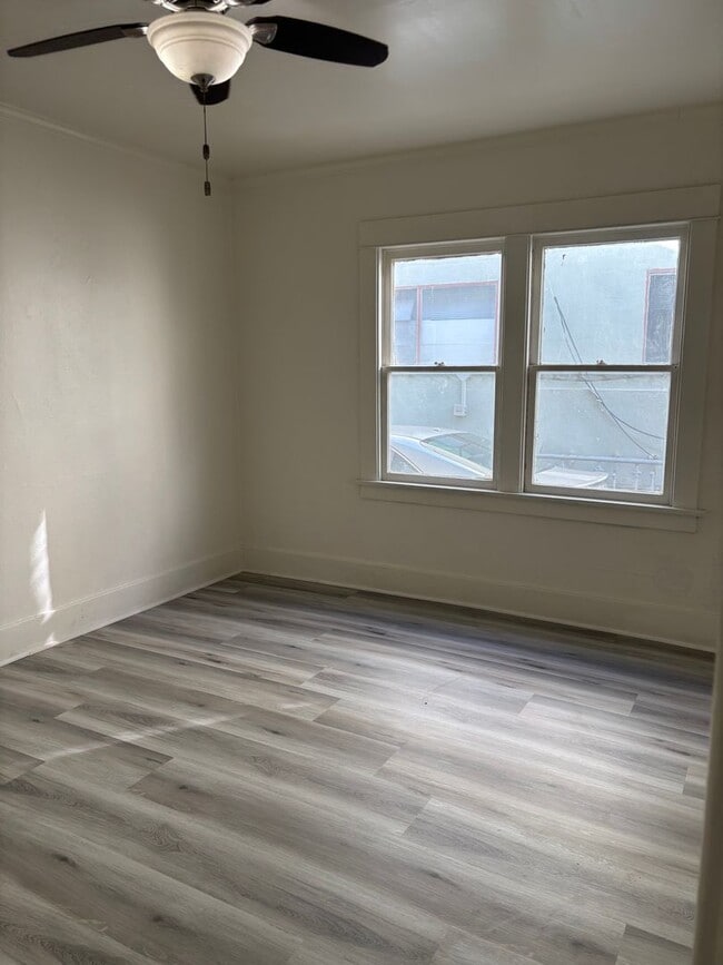 Building Photo - 1710-1712 Obispo Ave