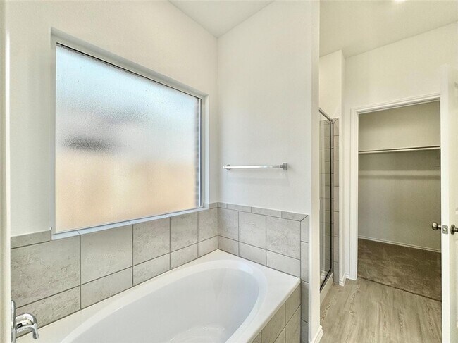 Building Photo - 1316 Acorn Oak Dr
