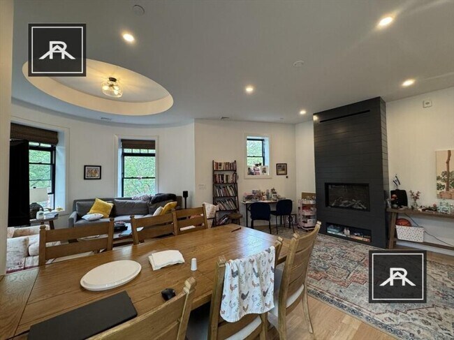 Building Photo - 3 bedroom in Brookline MA 02445