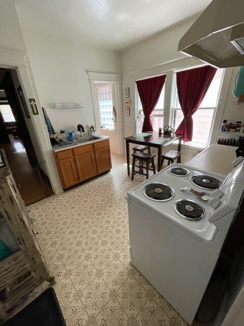 Kitchen - 1513 N Astor St
