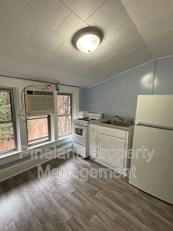 Building Photo - 3410 Hill St