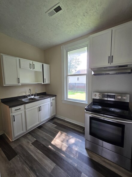 Building Photo - 2513 Haden Ave