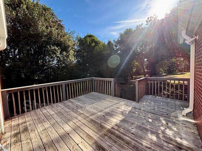 Building Photo - 2214 Kimberly Dr