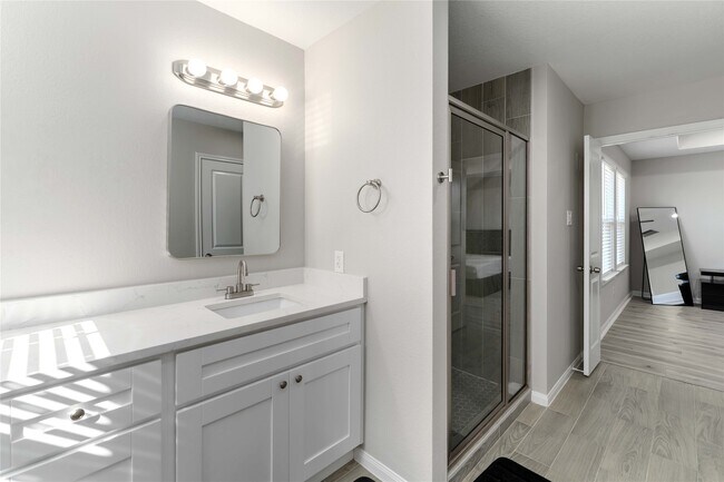 Building Photo - 9711 Beckley St