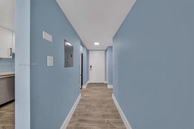 Building Photo - 1200 NE Miami Gardens Dr