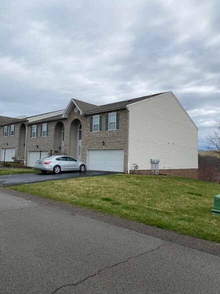 Building Photo - 1100 Arrowhead Dr