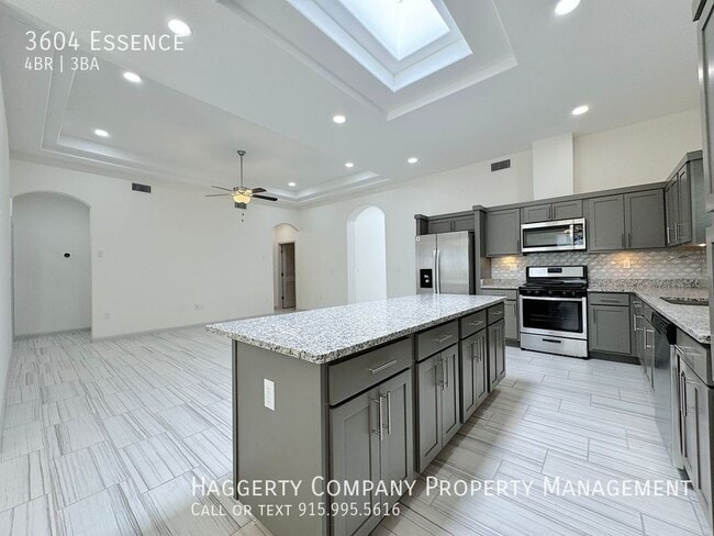 Building Photo - 3604 Essence-